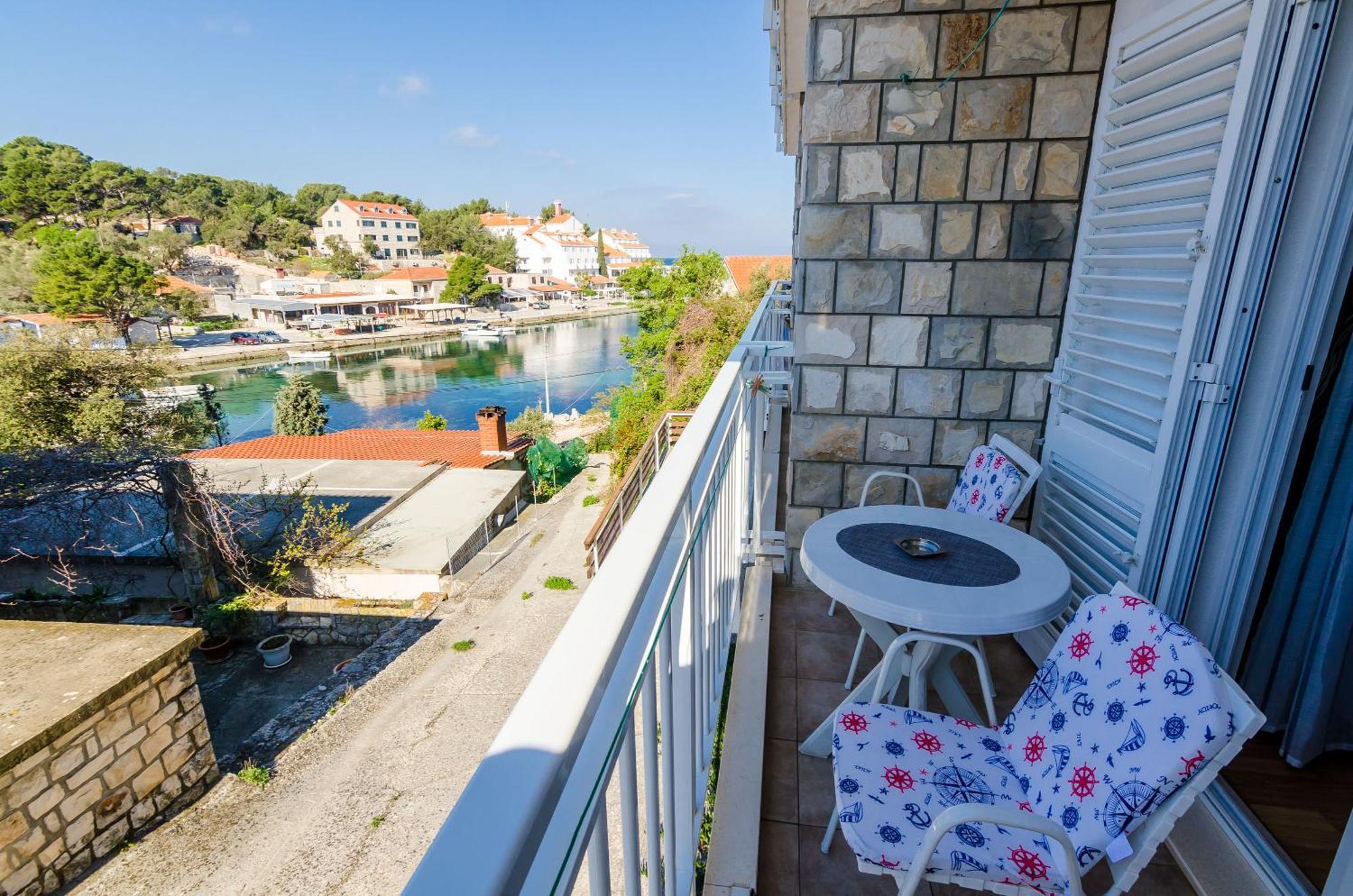 Apartments Lorena Mljet Pomena Εξωτερικό φωτογραφία