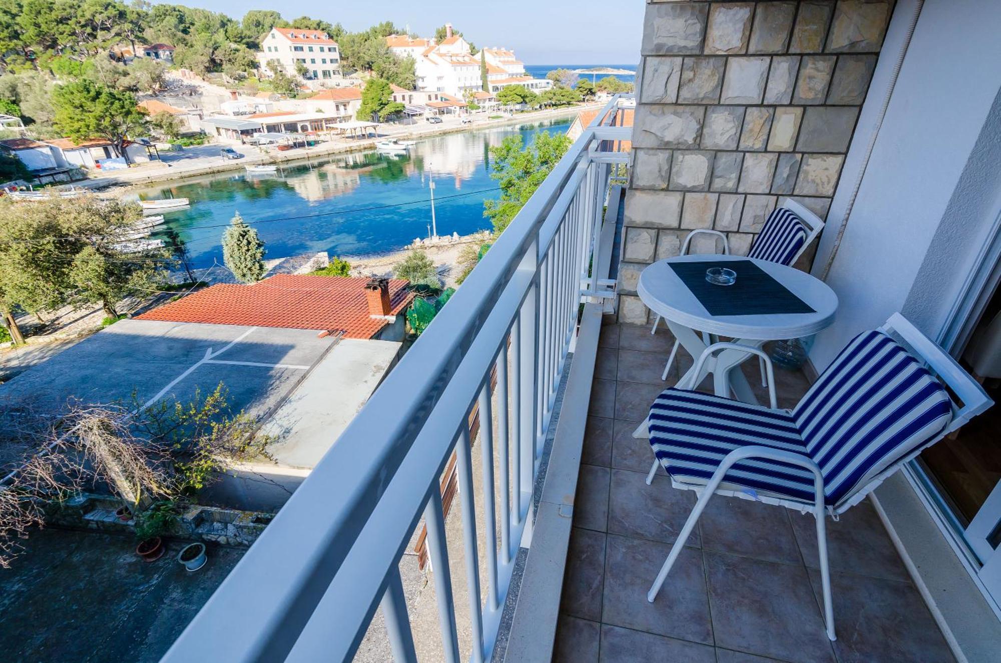 Apartments Lorena Mljet Pomena Εξωτερικό φωτογραφία